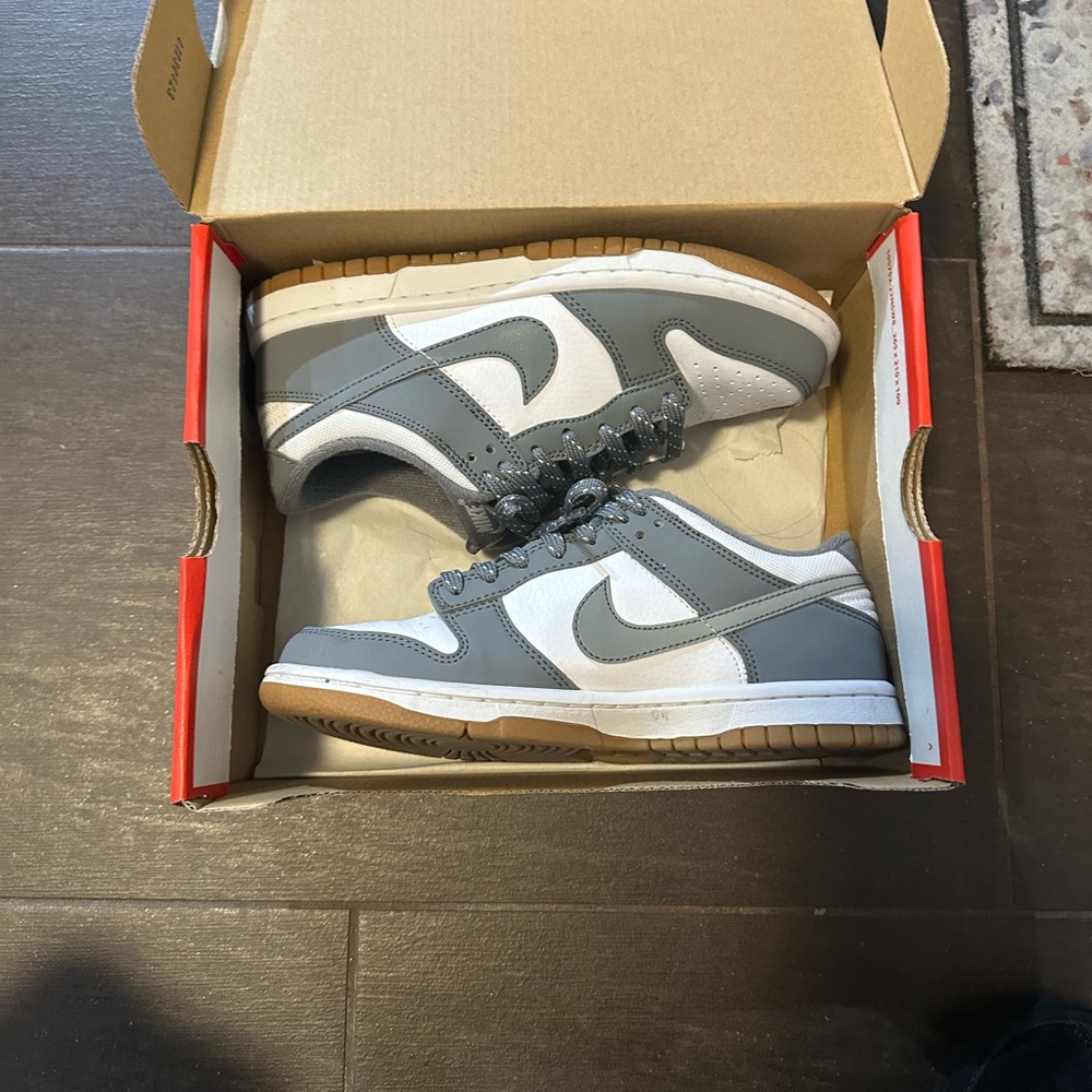 Nike Dunks - Picture 6 of 9